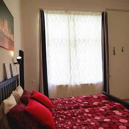 No. 11 Apartment With 2 Bathrooms Next To Railway Station Boedapest Buitenkant foto