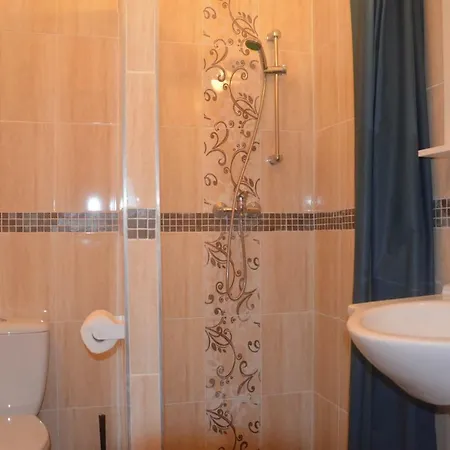 No. 11 Apartment With 2 Bathrooms Next To Railway Station Boedapest Buitenkant foto