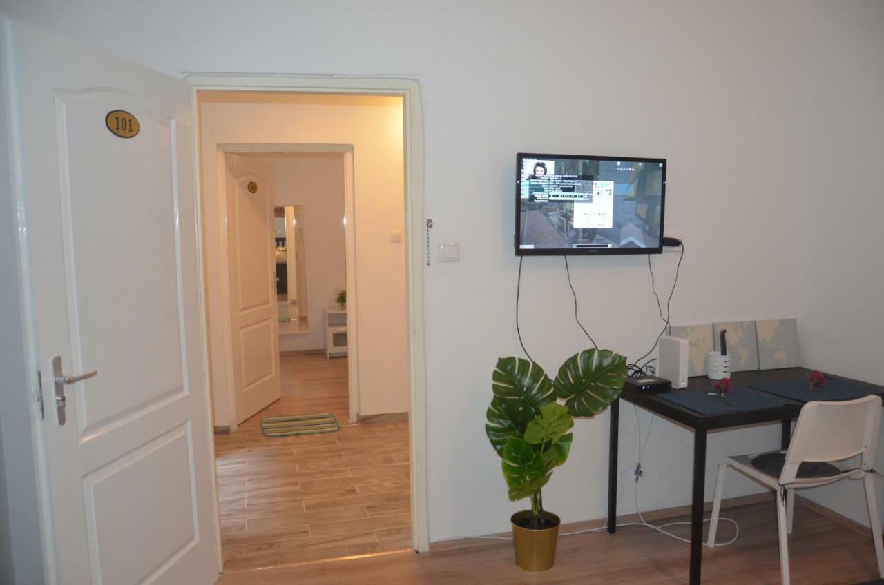 Apartment No. 11 With 2 Bathrooms Next To Railway Station