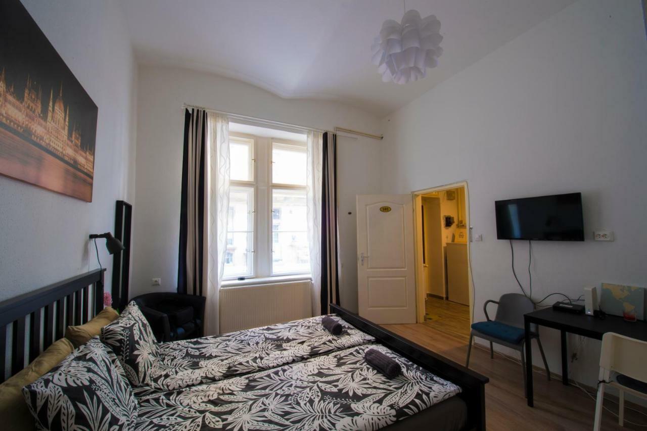 No. 11 With 2 Bathrooms Next To Railway Station Appartement Boedapest